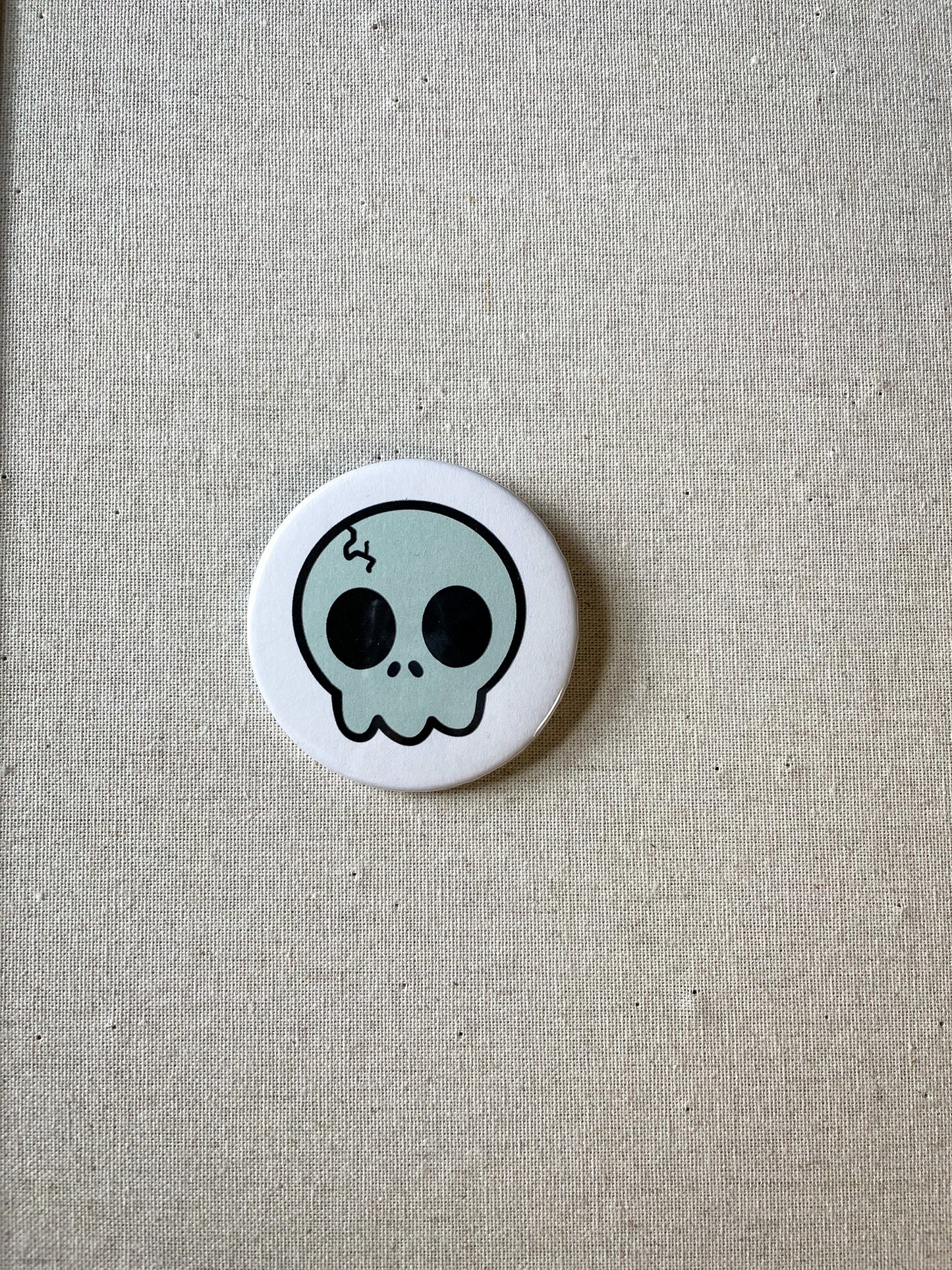 halloween skull buddy small 38mm button